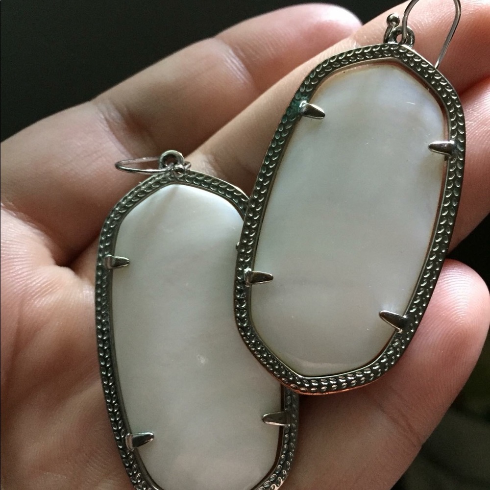 White M.O.P. & Silver Kendra Scott Danielle’s